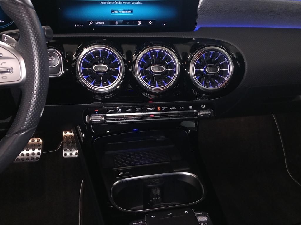 Fahrzeugabbildung Mercedes-Benz A 250 e Kompaktlimousine AMG Line*NightPaket*LED