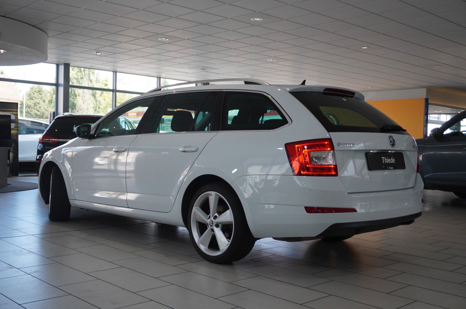 Fahrzeugabbildung SKODA Octavia Combi 1.8 TSI STYLE DSG NAVI/LED/SHZ/DAB