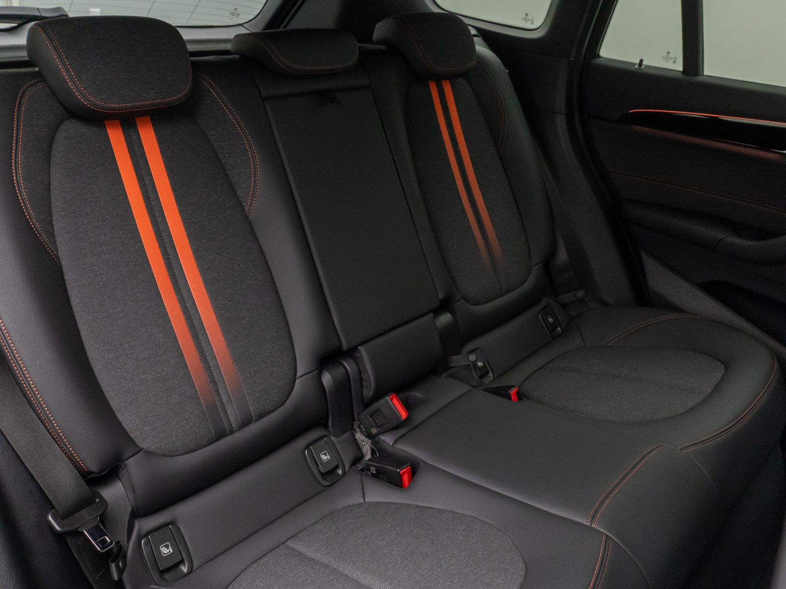 Fahrzeugabbildung BMW X1 xD25e SportLine Kamera HUD DAB Komfort 18Zoll