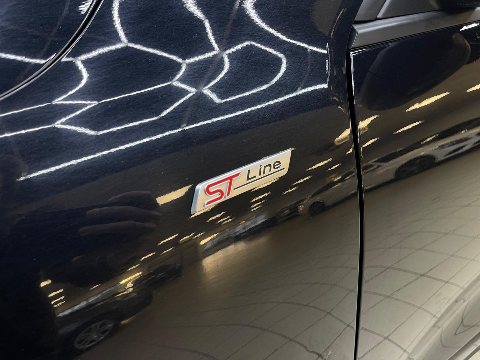 Fahrzeugabbildung Ford Kuga 1.5 EB ST-Line VIRTU+NAV+LED+KAM+PDC+MFL+18