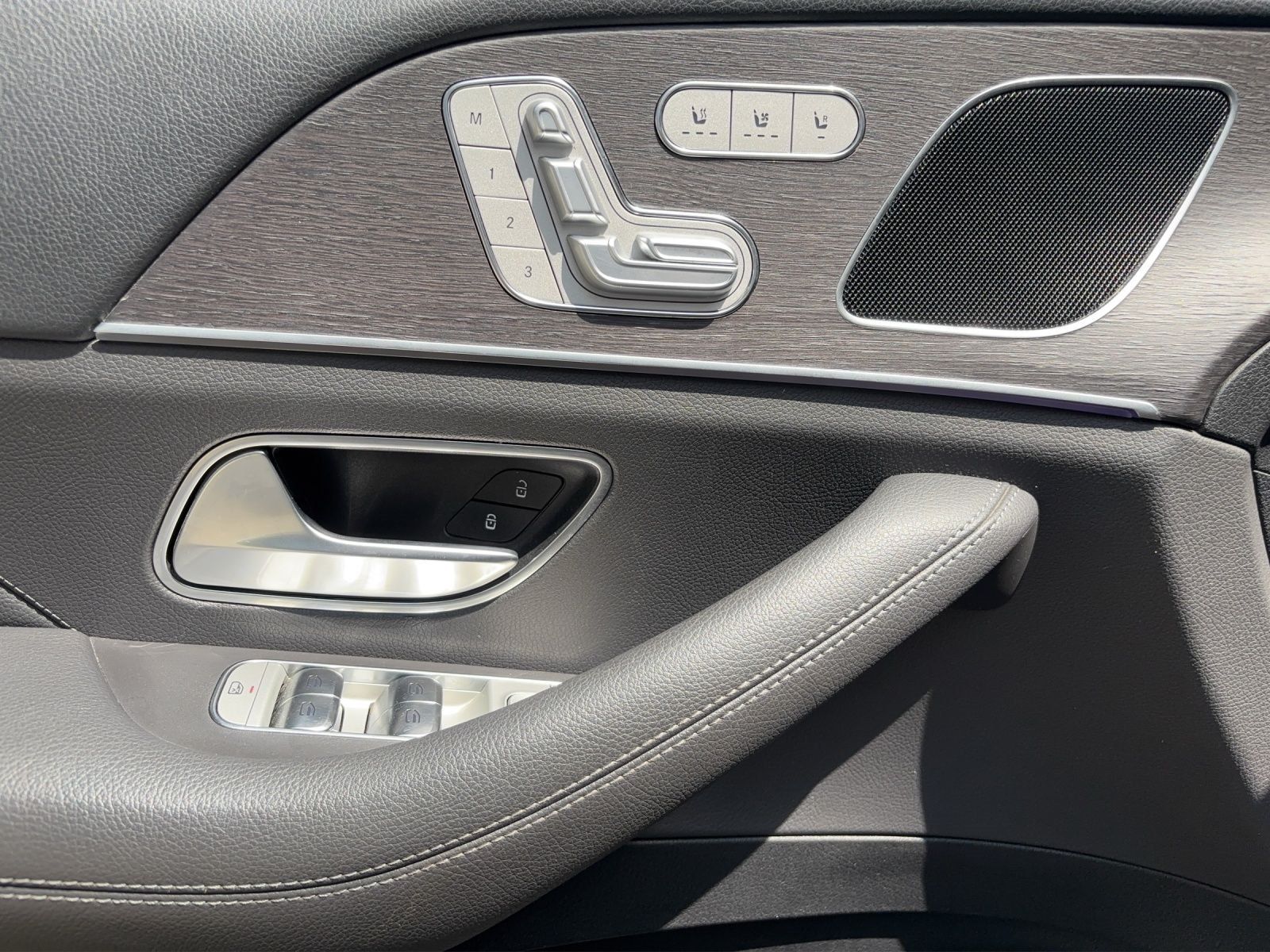 Fahrzeugabbildung Mercedes-Benz GLE350d AMG Masage DISTR KeyGo AIRMATIC Memo AHK