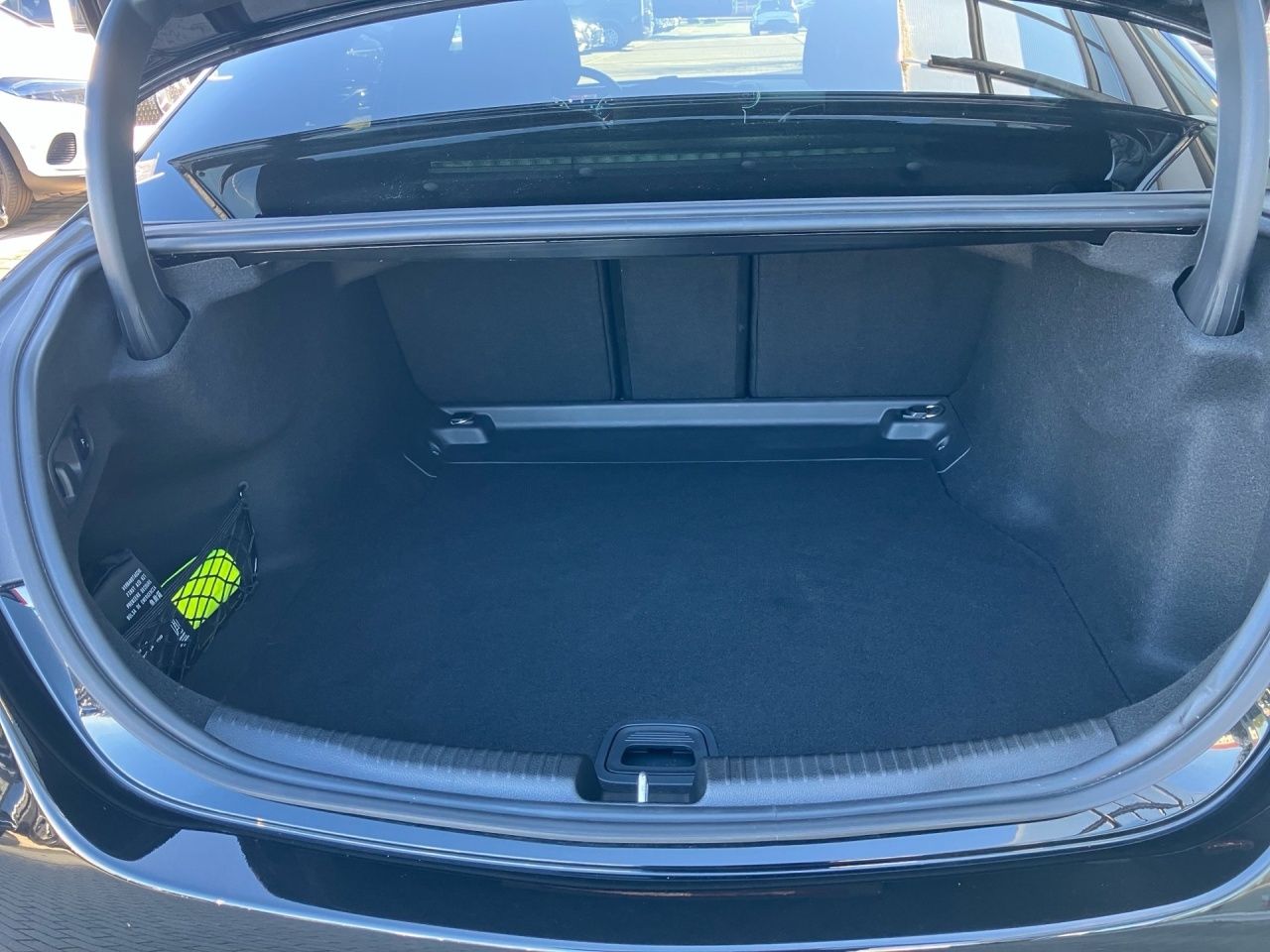 Fahrzeugabbildung Mercedes-Benz C 180 AMG-EDITION+NIGHT+360+MEMORY+KEYL+19''+LHZ