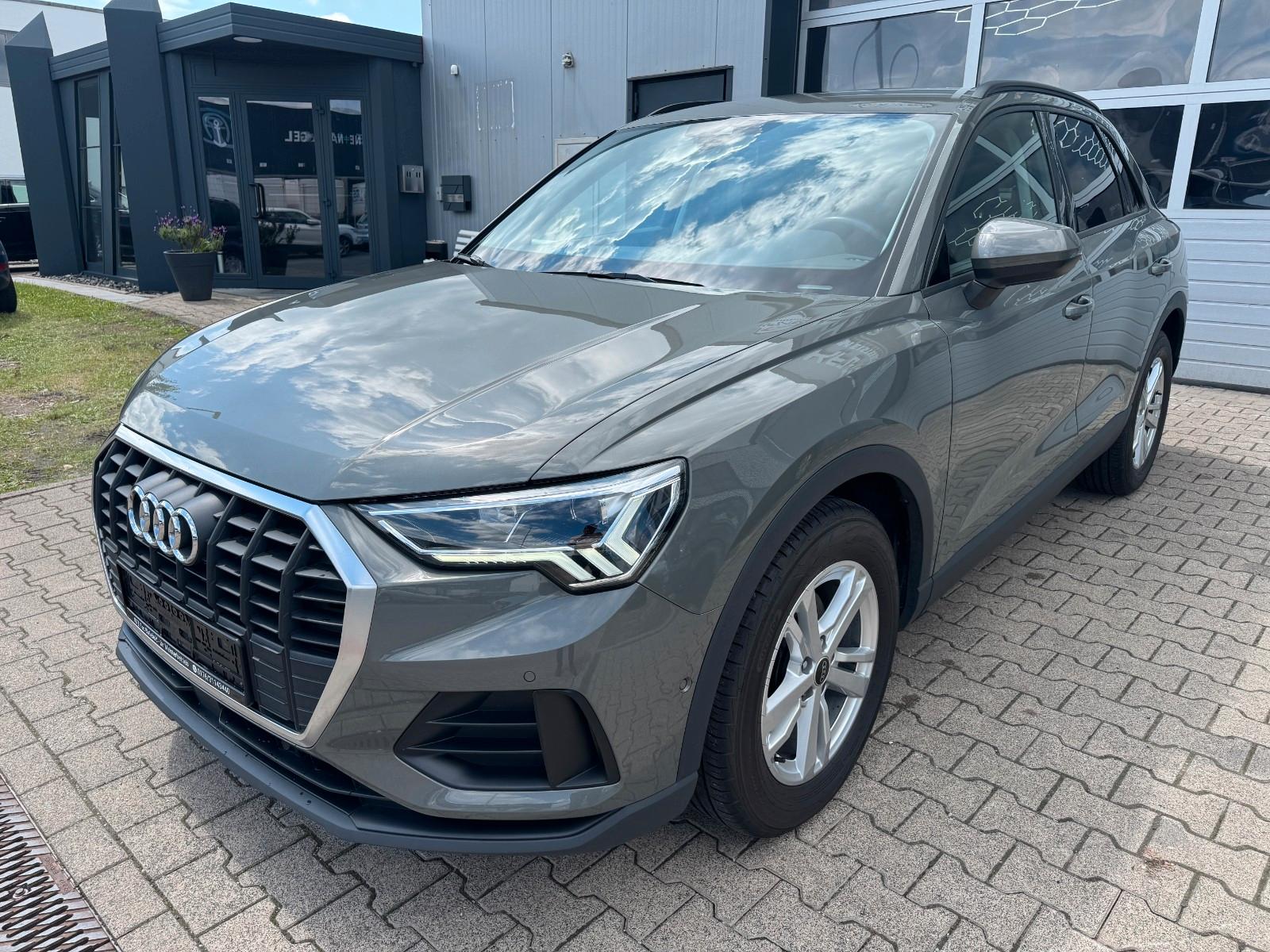 Audi Q3 35 TDI basis *Carplay*AHK*Kamera*PDC*ACC*S-Tr