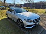 Mercedes-Benz E 220 d Autom. - MultiBeam, Fahr Assitenz, Night