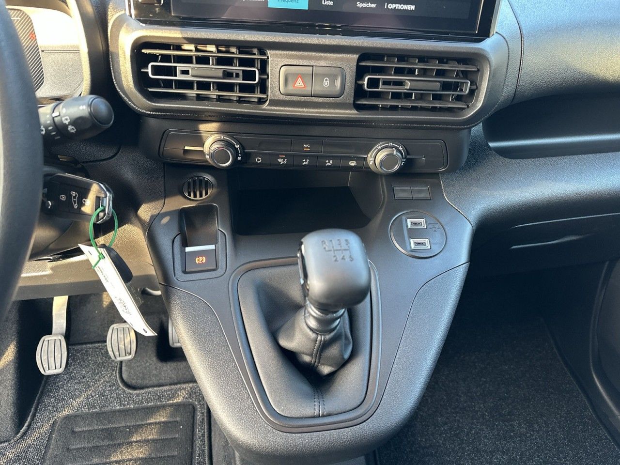Fahrzeugabbildung Citroën Berlingo Kastenwagen M Diesel 100
