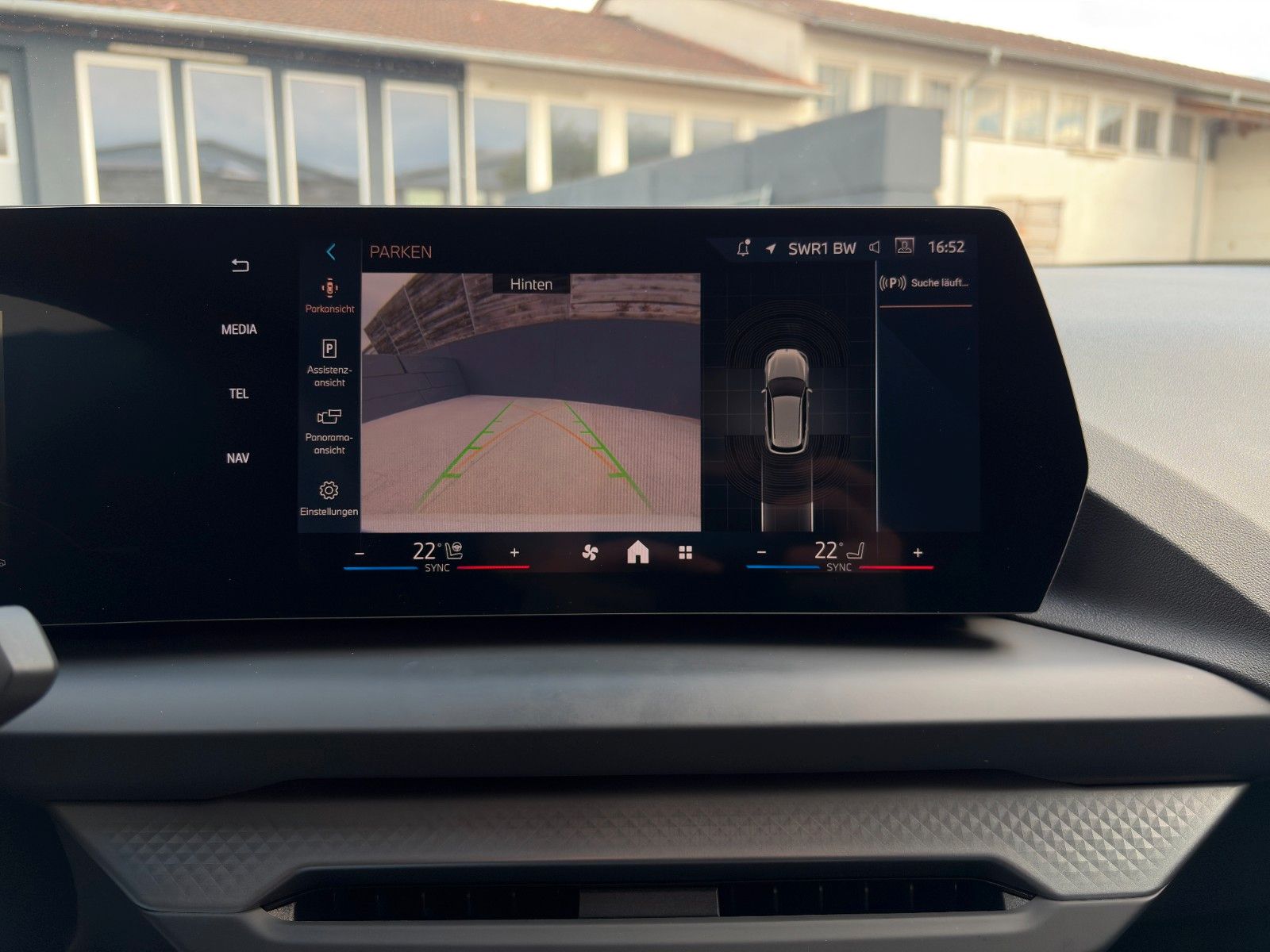Fahrzeugabbildung BMW 120i Aut. Adap. LED CAM SHZ LHZ KZG CarPlay
