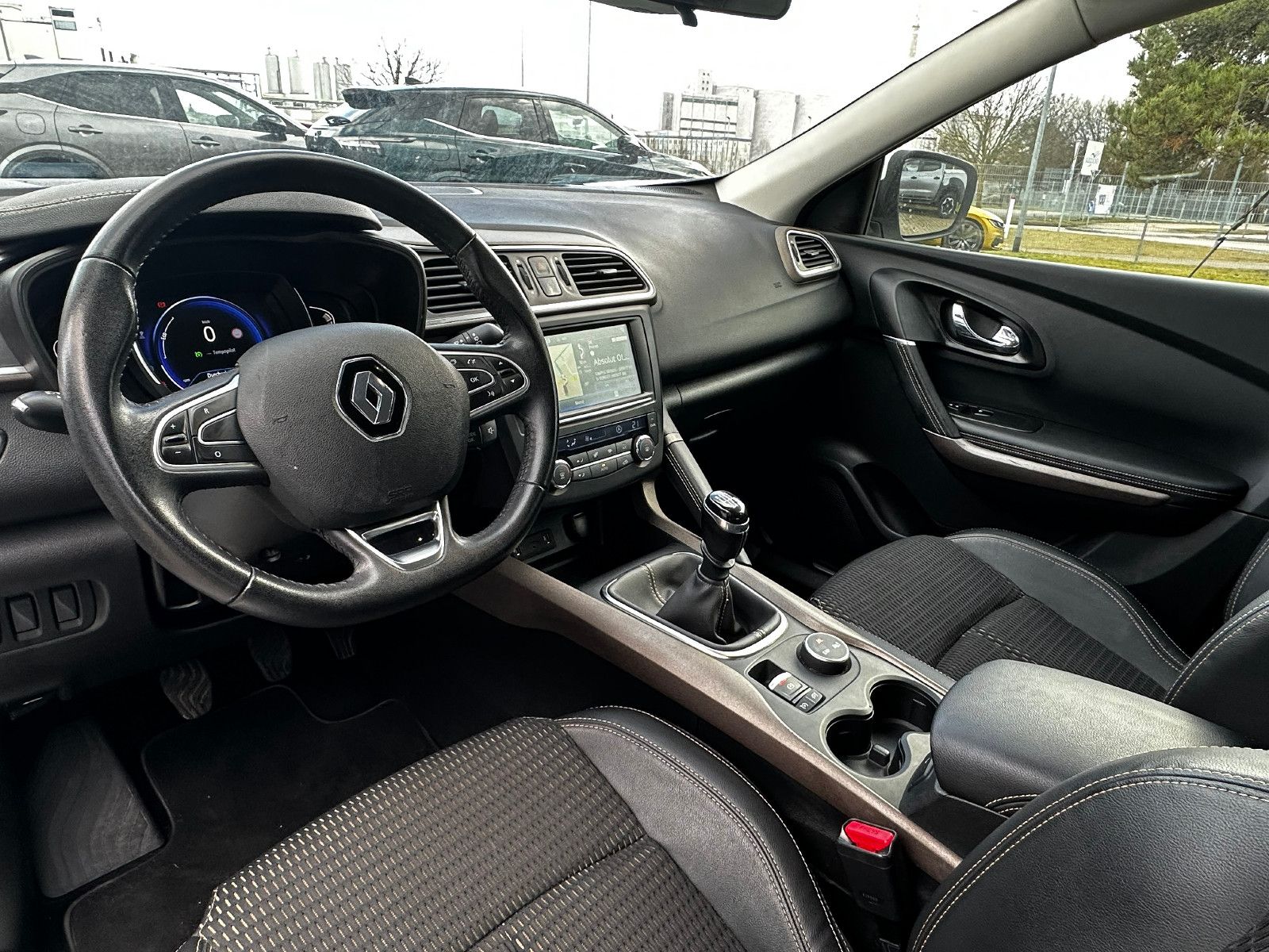 Fahrzeugabbildung Renault Kadjar Teilleder Navi