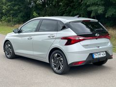 Fahrzeugabbildung Hyundai i20 1.0 T-GDI  Connect & Go *Navi*Sitzhzg*BOSE*