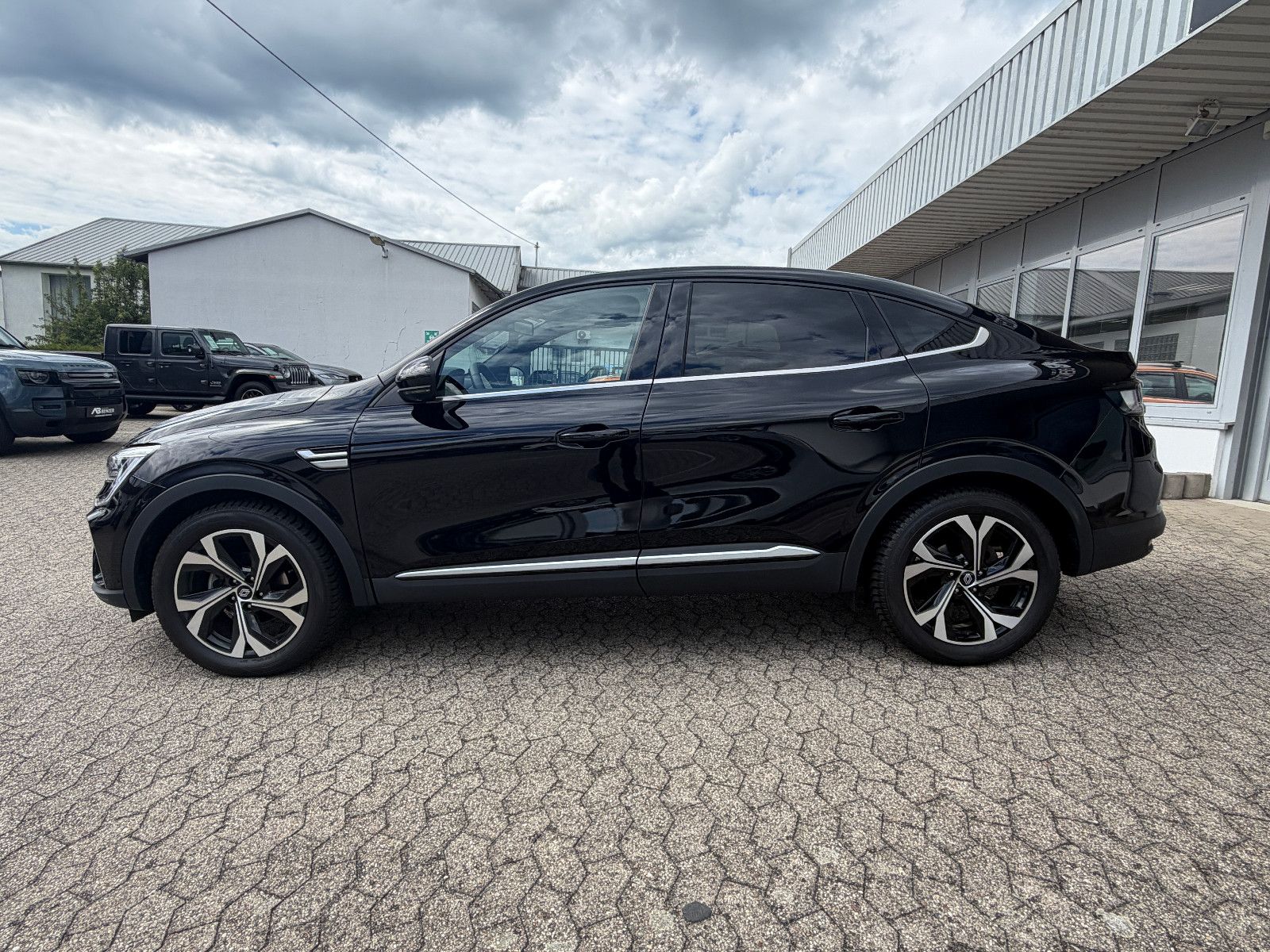 Fahrzeugabbildung Renault Arkana Techno/KAMERA/AMBIENTE/KAMERA/LEDER/ACC