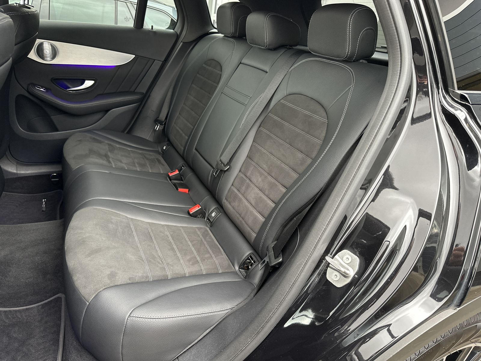 Fahrzeugabbildung Mercedes-Benz GLC 220d 4M AMG-Line NAV+LED+KAM+BURMESTER+CPLAY