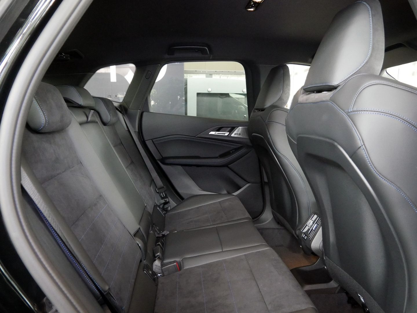 BMW 218 - Bild 8
