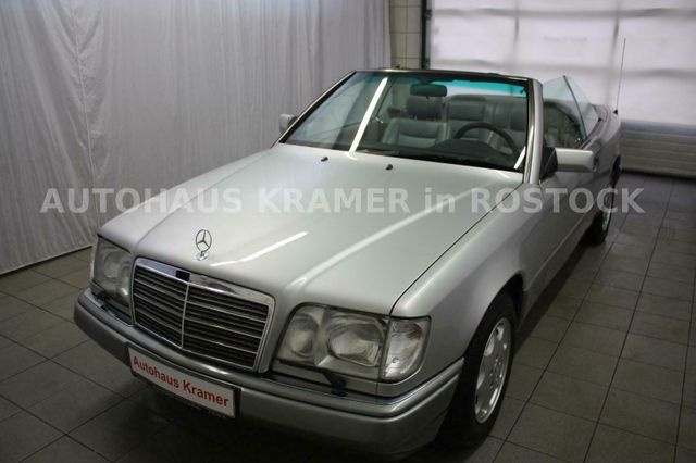Mercedes-Benz E 320 LEDER KLIMAAUTOMATIK TOP-HISTORIE