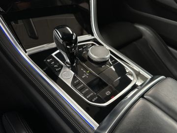 BMW M850 - 12
