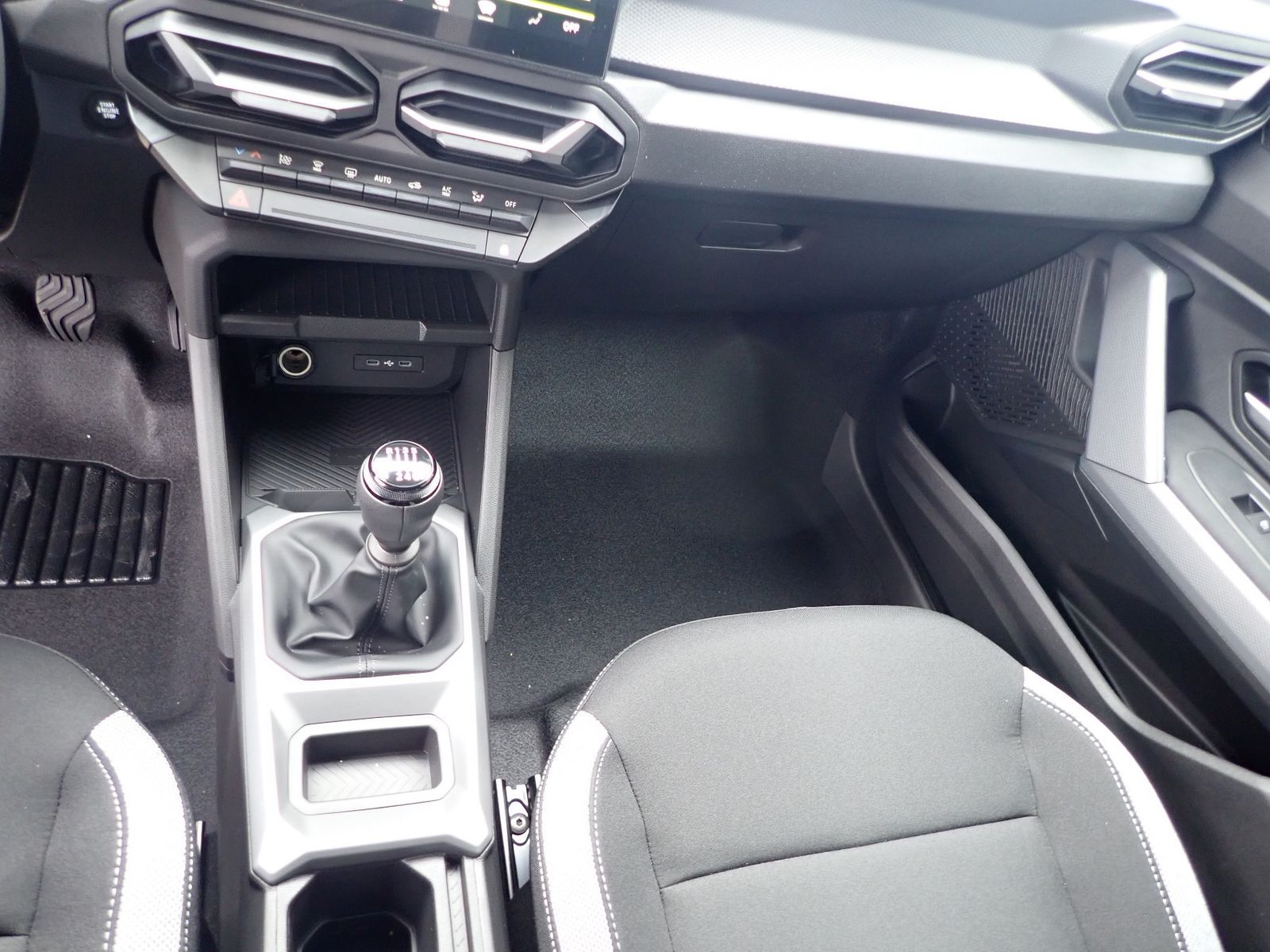 Fahrzeugabbildung Dacia Duster Journey Mild Hybrid 140