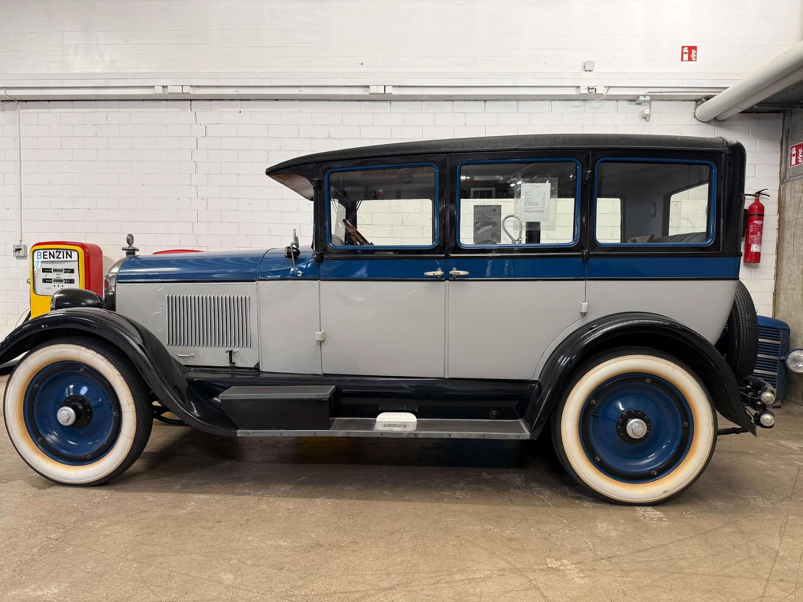 Andere Others Paige 6-75 Top restauriert