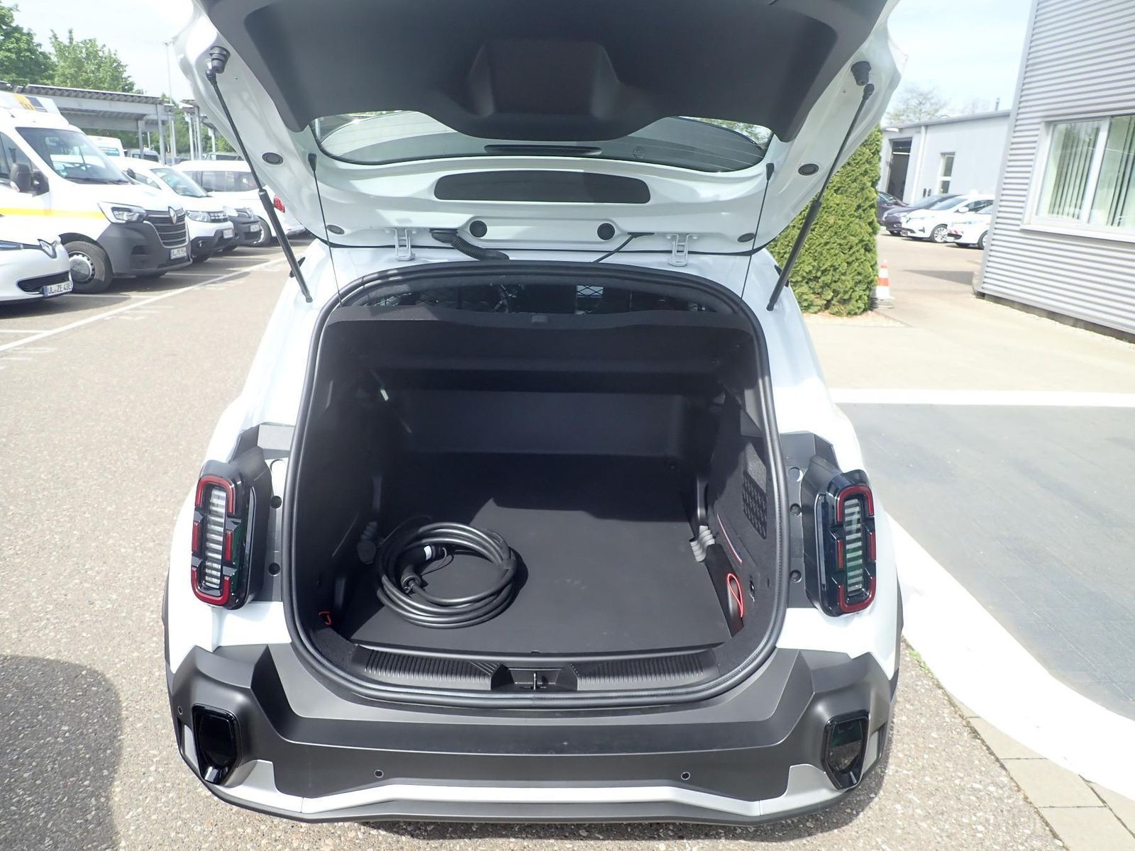 Fahrzeugabbildung Renault R 4 E-Tech elektrisch Advance 150 Comfort Range
