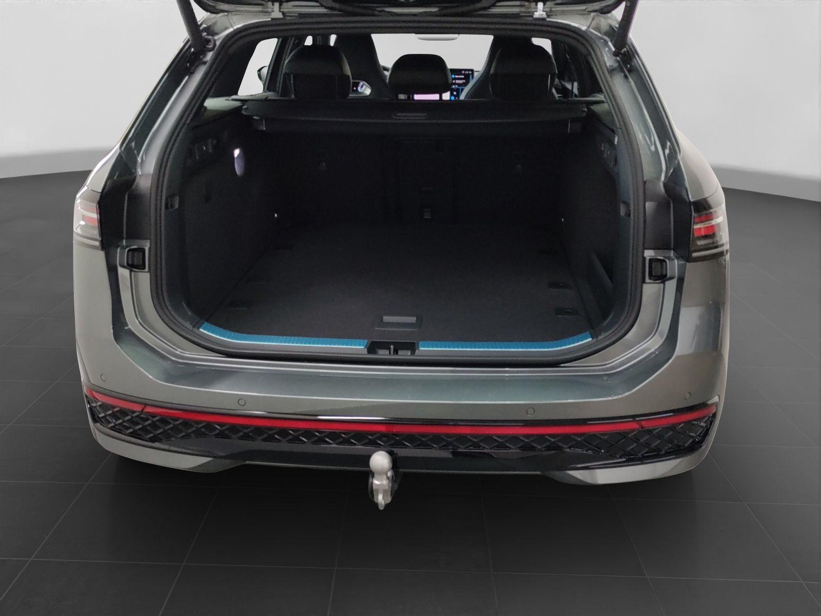 Volkswagen Passat Variant 2.0 TDI DSG 4M R-LINE LM18 MATRIX