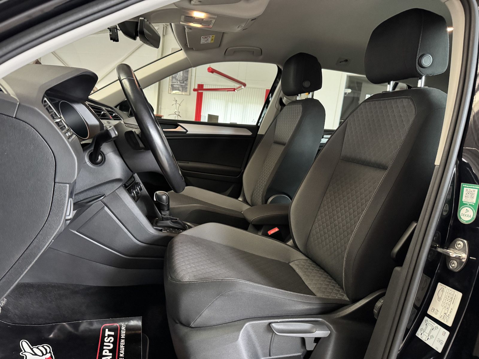 Fahrzeugabbildung Volkswagen Tiguan 1.5 TSI DSG Navi//DAB/ACC/Spur/Ahk