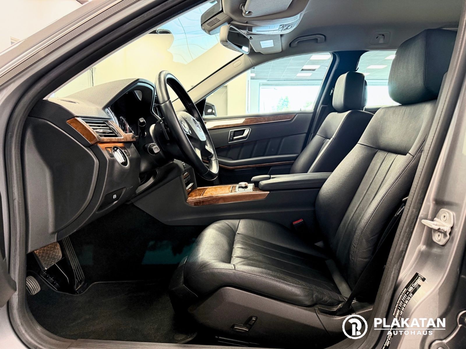 Fahrzeugabbildung Mercedes-Benz E 250 CDI T-Modell Leder AHK MB-Service