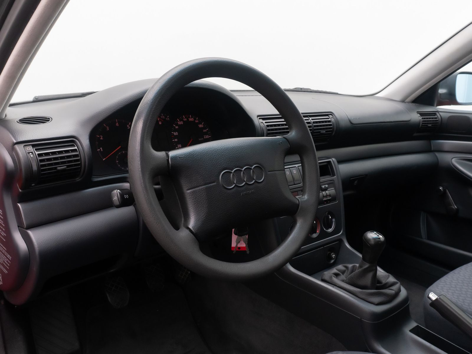 Fahrzeugabbildung Audi A4 1.6 GSD Nebelschwfr ABS Winterreifen Stoff