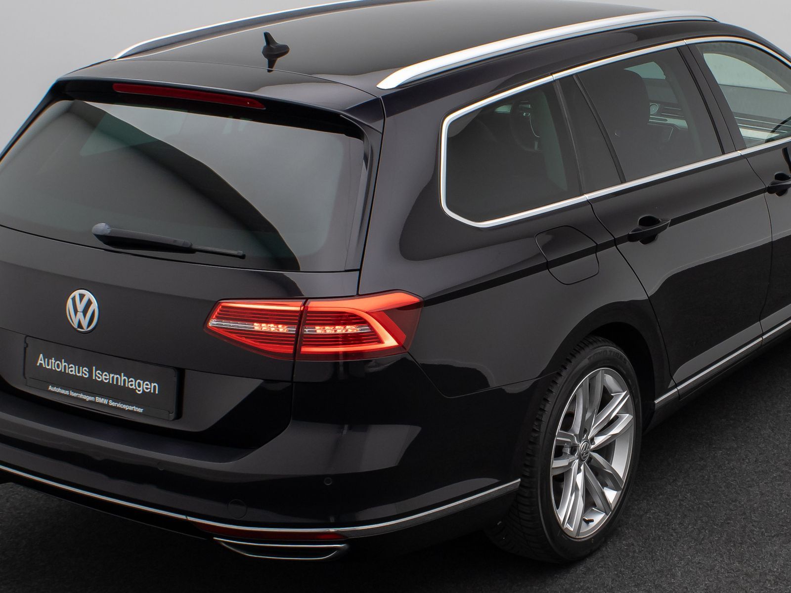 Fahrzeugabbildung Volkswagen Passat Variant 2.0 Highline PDC Massage AHK 18"