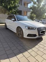 Audi S3 2.0 TFSI S tronic quattro Sportback - - Audi S3: Kombi