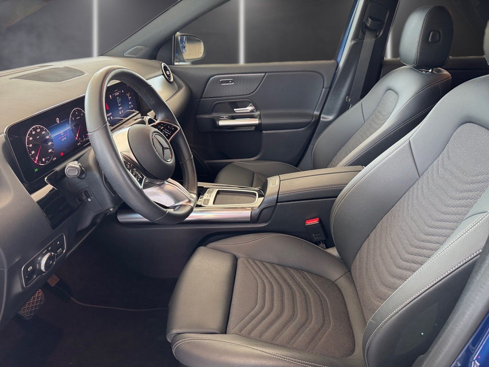 Fahrzeugabbildung Mercedes-Benz GLA 220 d 4M*AHK*Totwinkel*Multibeam*Kamera*LED*