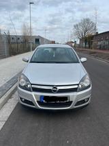 Opel Astra H 1.8 Automatik - Opel Astra mit Benzin-Antrieb: Kleinwagen, Automatik