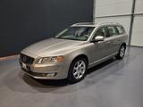Volvo V70 D5 Inscription AWD *Leder| Navi| Xenon| AHK* - Volvo V70 mit Diesel-Antrieb: Kombi, Automatik