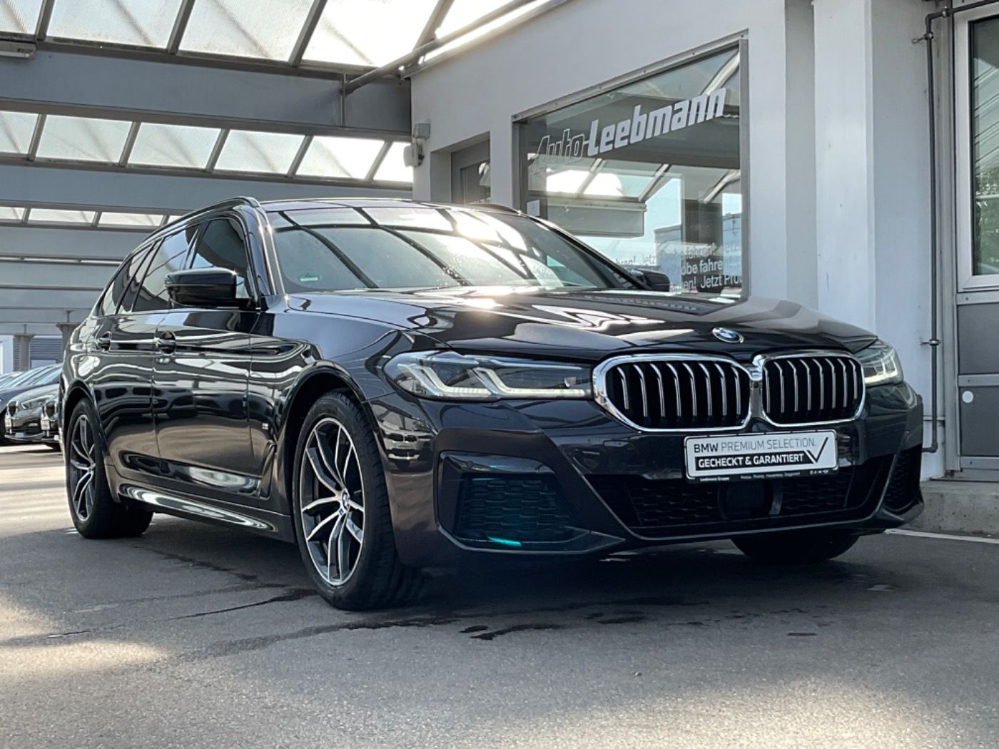 Fahrzeugabbildung BMW 520d xDrive Tour. M-Sport AHK 2 JAHRE GARANTIE