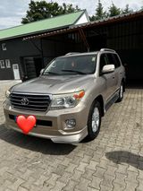 Toyota Land Cruiser GXR 2014 - Toyota Land Cruiser mit Benzin-Antrieb: Geländewagen