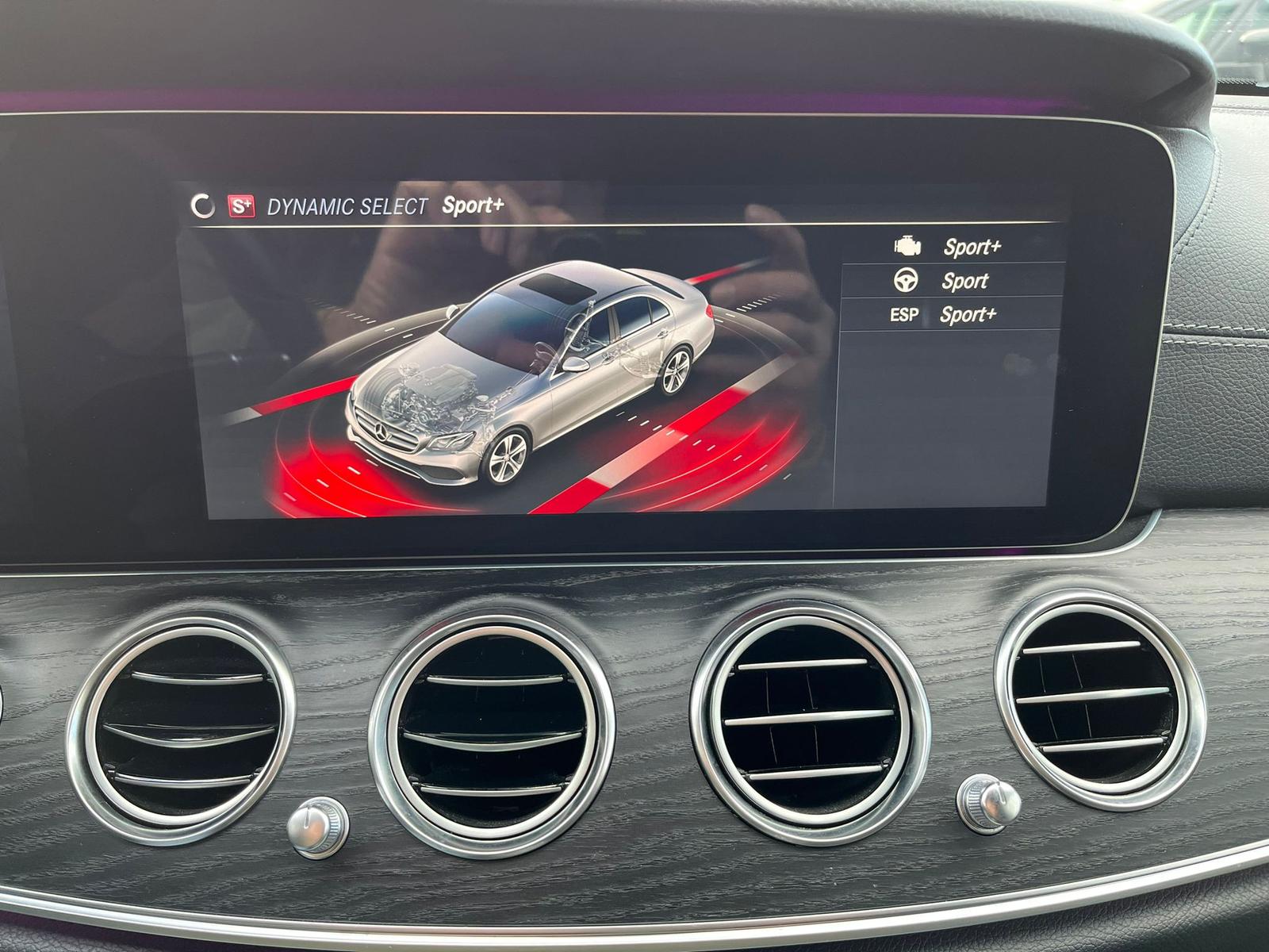 Mercedes-Benz E 300 AMG Line/Kamera/Volldigitales/Sitzbelüft