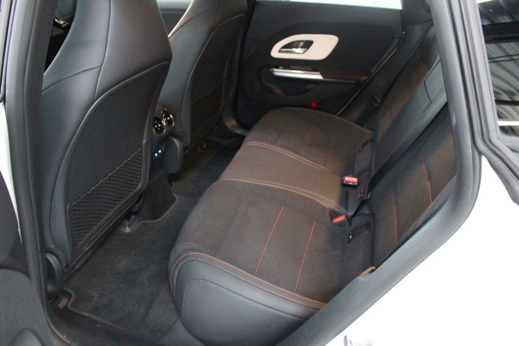 Mercedes-Benz CLA 250 Coupé AMG AHK Advanced Memory MBUX foto 15