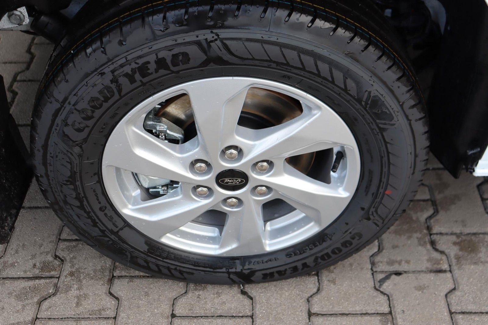 Ford Transit Custom Kombi 2.5 l PHEV 9-Sitzer 0,0%* imagem 3