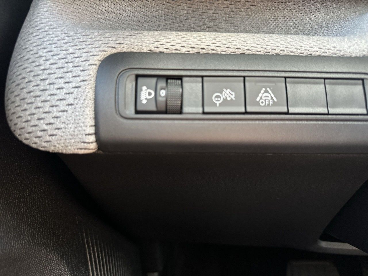 Fahrzeugabbildung Citroën C3 Hybrid 110 Doppelkupplung 6-Gang Max - mit KI generiert/bearbeitet