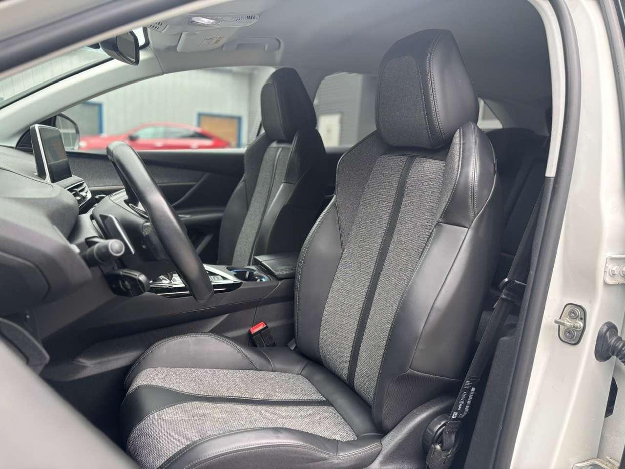 Peugeot 3008 1,2 / e-THP / PureTech / Automatik /  Allur