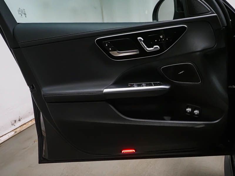 Fahrzeugabbildung Mercedes-Benz C 300 e T AMG+AHK+NIGHT+360+DISTR+STNDHZ+MEMORY+