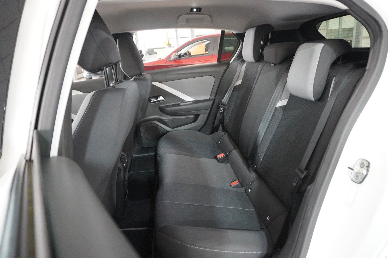 Fahrzeugabbildung Opel Astra L Lim. 1.5D BUSINESS EDIT. NAI/LED/KAMERA