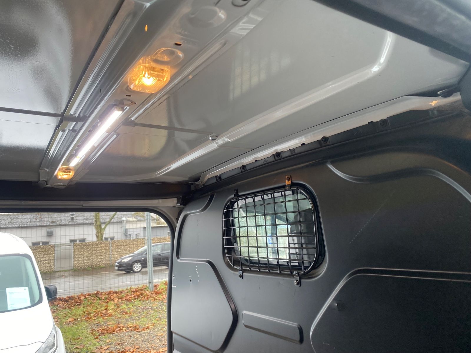 Fahrzeugabbildung Ford Transit CustomKasten320L2 Trend,AHK,StH,SHZ,SHge