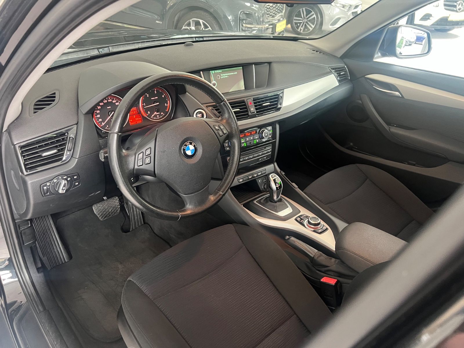 Fahrzeugabbildung BMW X1 18 d xDrive * AUTOMATIK *