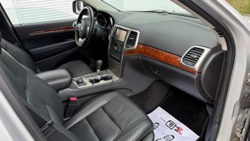 Jeep Grand Cherokee - 8