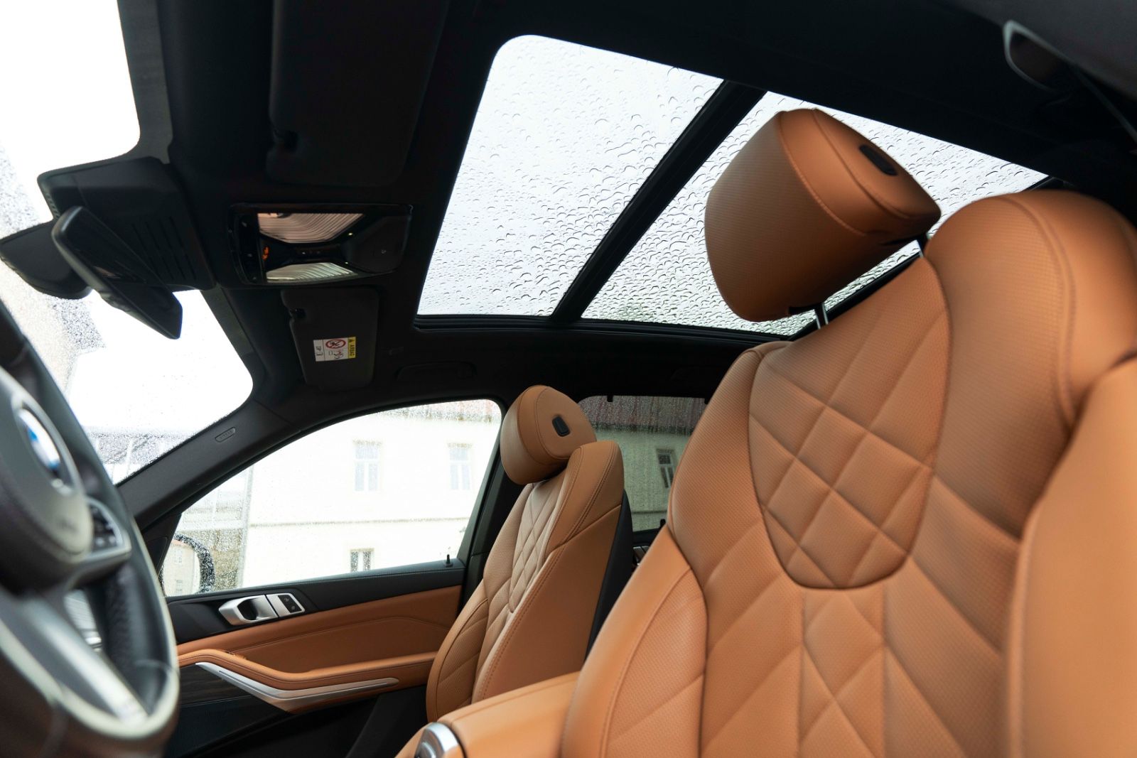 Fahrzeugabbildung BMW X5 50e xDrive M SPORT PANO LUFT KAM MASSAGE HIFI