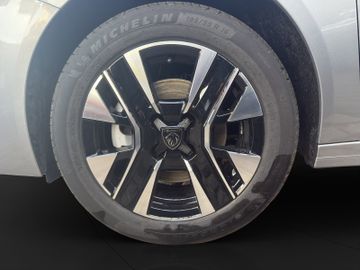 Peugeot 208 Allure Hybrid 110 KeyLess+LED+SHZ+NAVI+KAM