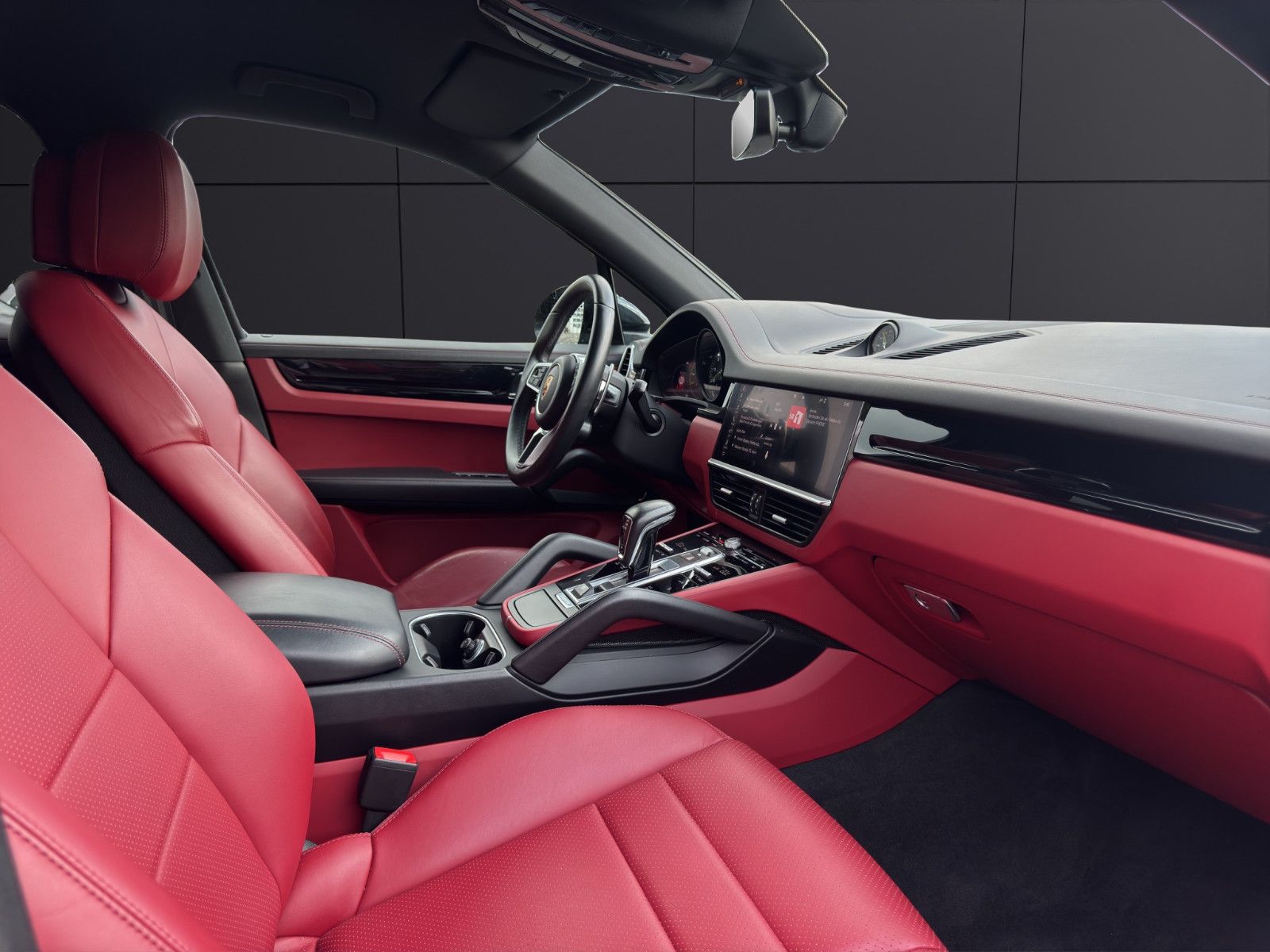 Fahrzeugabbildung Porsche Cayenne E-Hybrid*Matrix*AHK*Carplay*Bose*Head-up