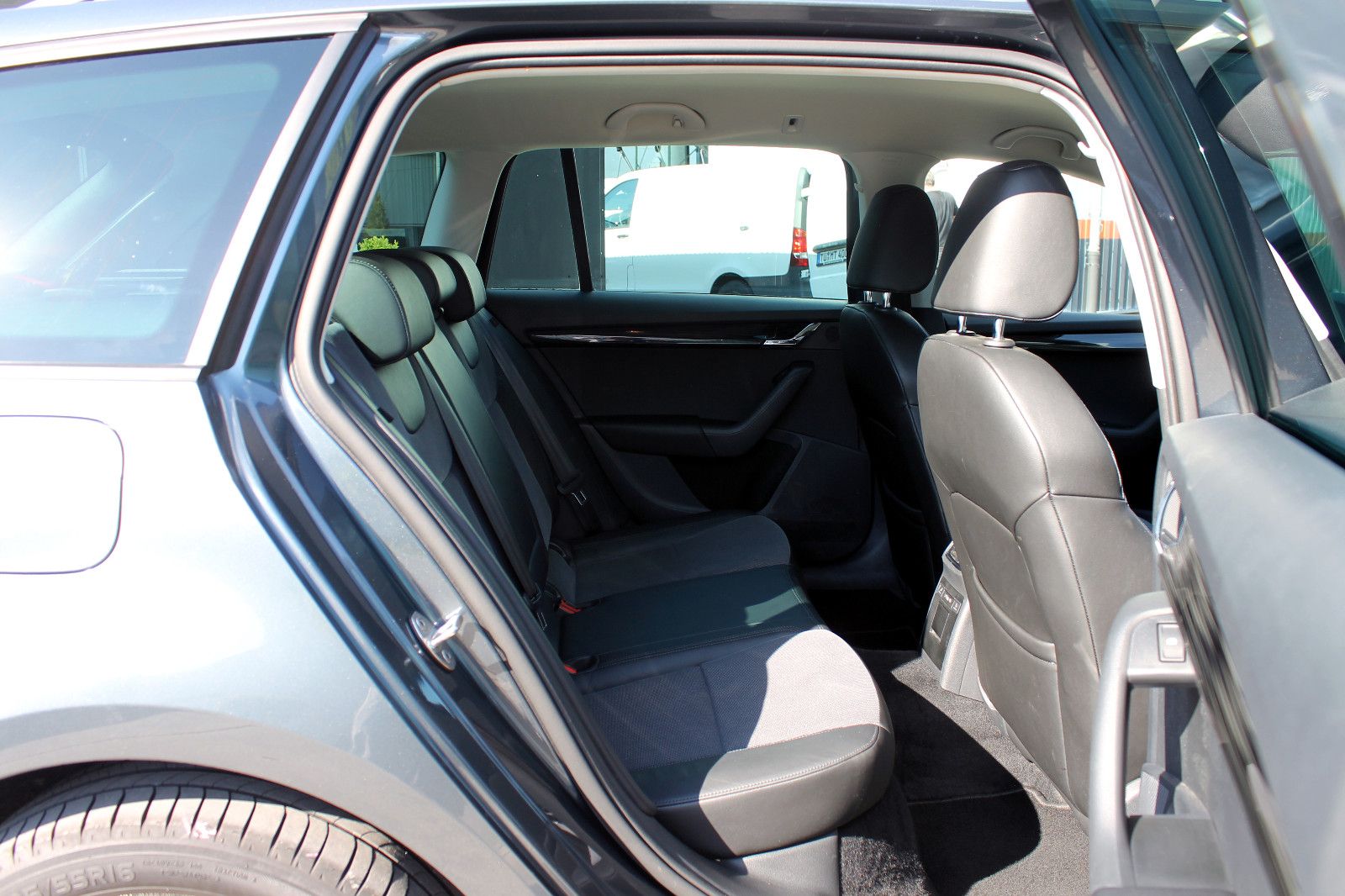 Fahrzeugabbildung SKODA Octavia Combi 1.5TSI Style CANTON ACC SHZ KAM BT