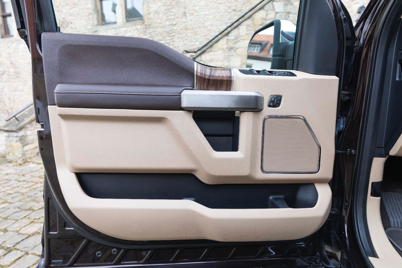 Fahrzeugabbildung Ford F 150 LARIAT 5.0L B&O AHK TOTW 360° PANO SHZ/K