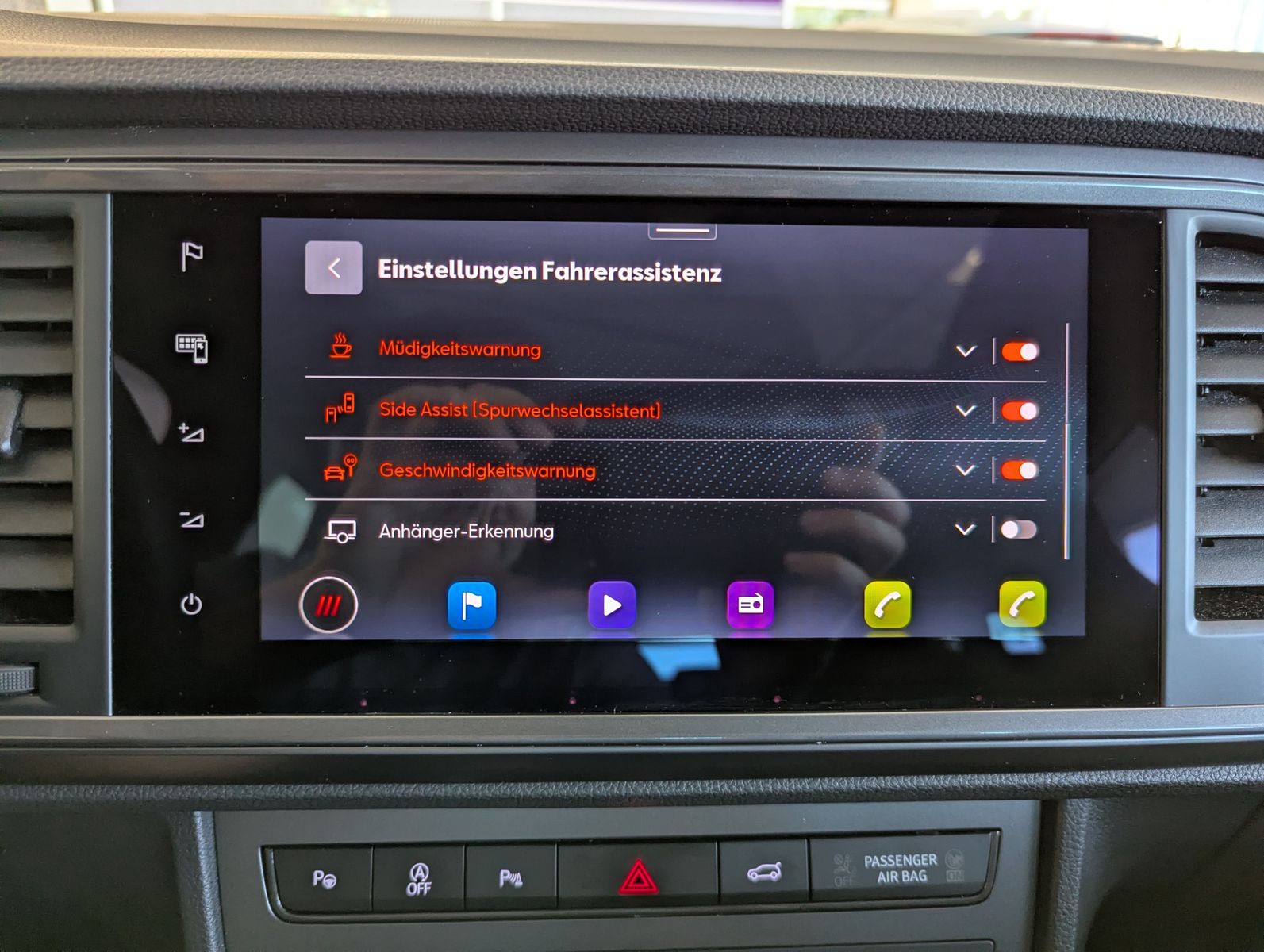 Fahrzeugabbildung CUPRA Ateca 1.5 TSI DSG Pano Dinamica ACC Cam AHK 19"