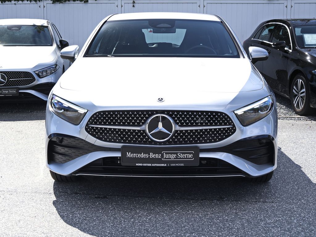 Mercedes-Benz A 250 e AMG MULTIBEAM WINTER TOTWINKEL AMBIENTE imagem 3
