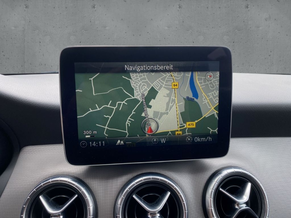Fahrzeugabbildung Mercedes-Benz CLA 200 Shooting Brake Urban AHK Navi SHZ elektr