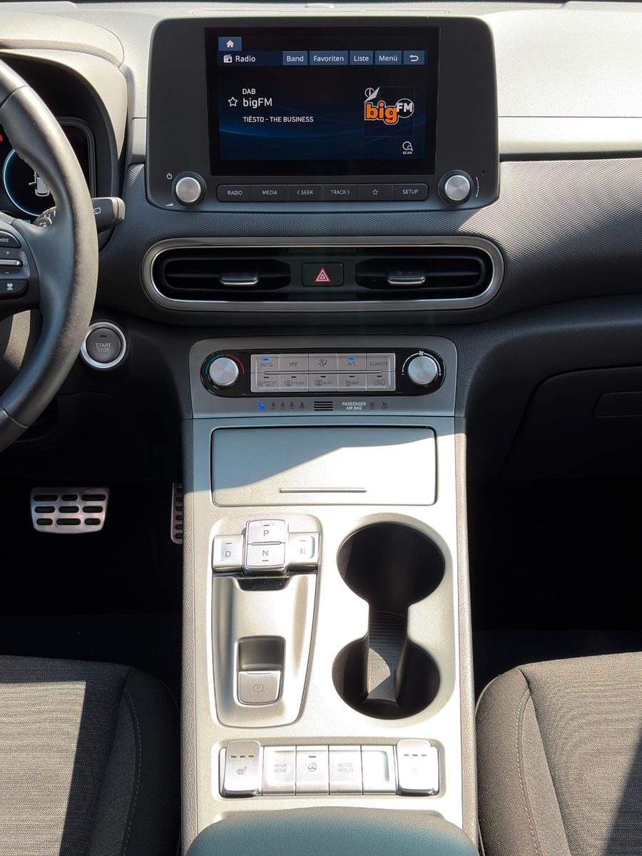 Fahrzeugabbildung Hyundai KONA E Trend SHZ LHZ ACC LKA LFA CarPl. LED WiFi